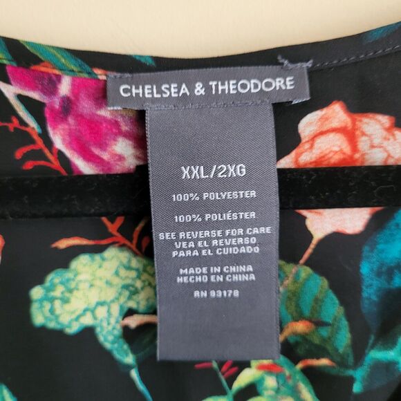 Chelsea & Theodore Womens Blouse Plus Size XXL Black Floral Print Crossover Hem - Picture 2 of 9